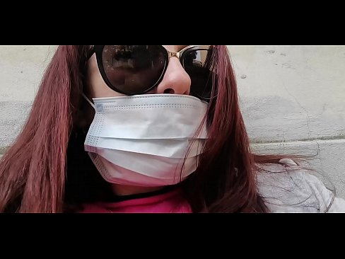 ❤️ Η Νικολέτα εκδικείται τον γείτονά της και κατουράει στο γκαράζ του (Ειδικό Covid19 Ιταλική καραντίνα) ❤❌ Πορνό βίντεο ❤