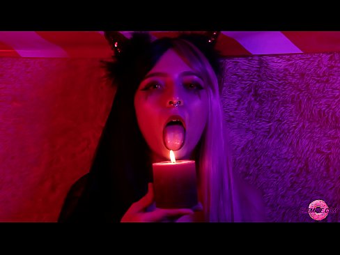 ❤️ Μια παθιασμένη πίπα από ένα σέξι Succubus με ένα σπέρμα στο στόμα της. ❤❌ Πορνό βίντεο ❤